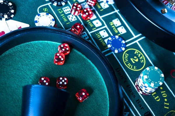 mami118 live-dealer table game interface with multi-camera feed and betting controls